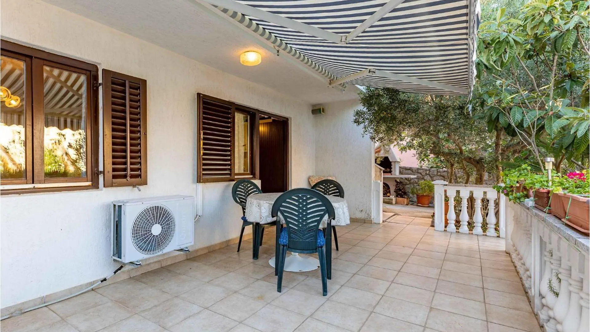 1 Bedroom Nice Apartment In Kornic